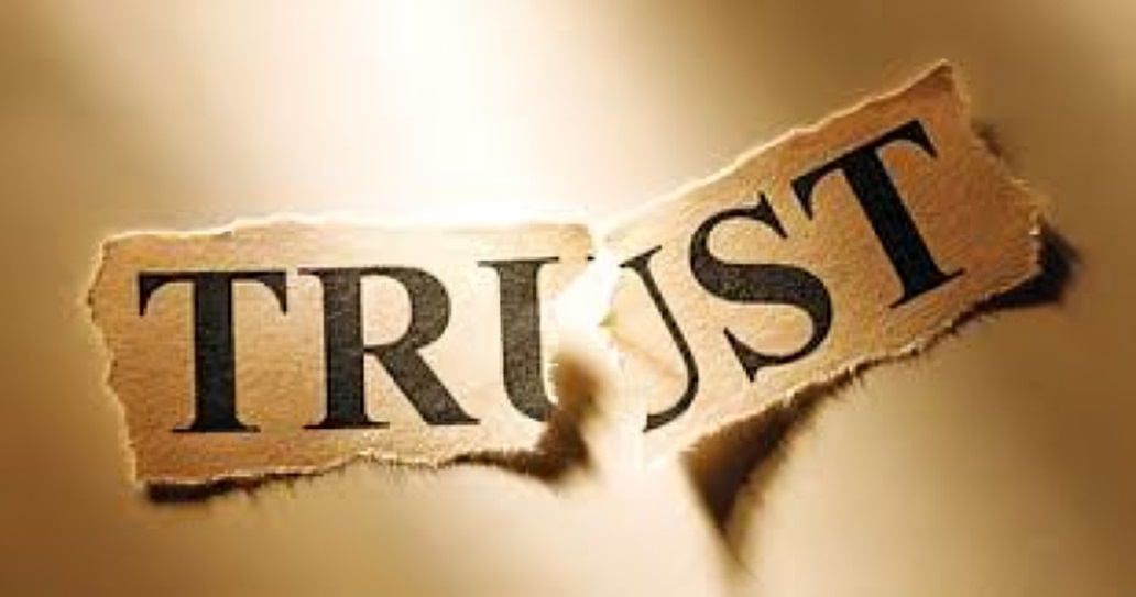 اعتماد نداشتن